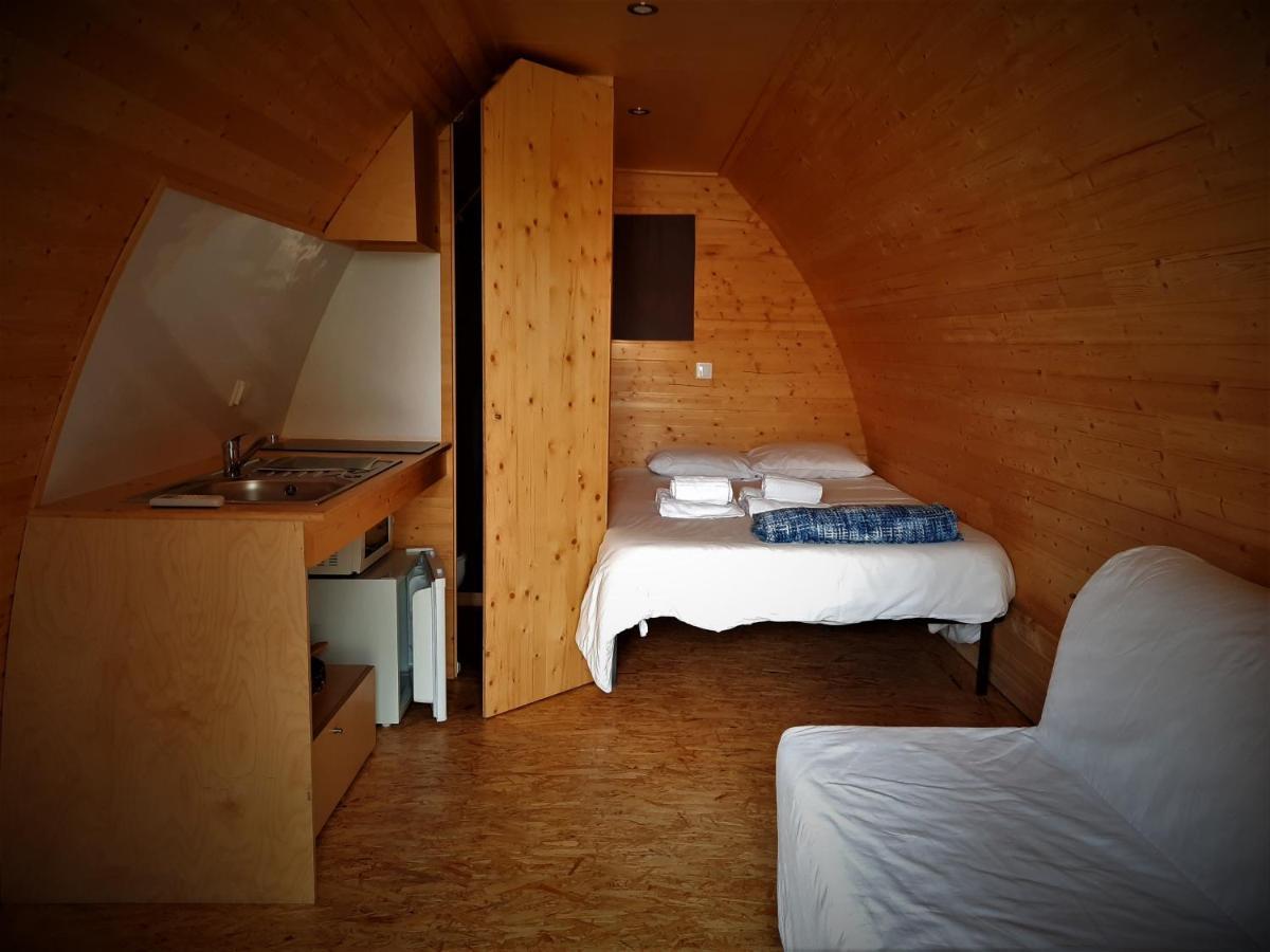 Glamping Hills Hotel Santa Comba de Rossas Exterior foto