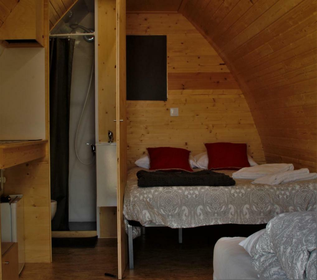 Glamping Hills Hotel Santa Comba de Rossas Exterior foto